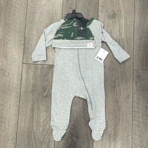 7 For All Mankind Camo Pattern Jersey Footie with Cap Set